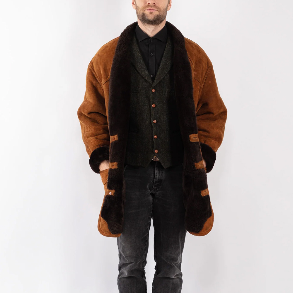 Men Sheepskin Coat in Brown
